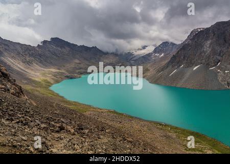 Lago Ala Kul en Kirguistán