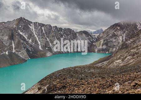 Lago Ala Kul en Kirguistán