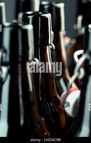 botella, botella de vidrio, tapa de botella, botellas, botellas de vidrio,  instrumental de vidrio, tapones para botellas Fotografía de stock - Alamy