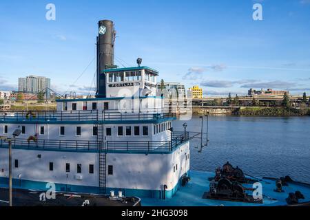 Portland es un barco de vapor construido en 1947 para el Puerto de Portland, Oregon, en los Estados Unidos. El Portland está incluido en el National Regist Foto de stock