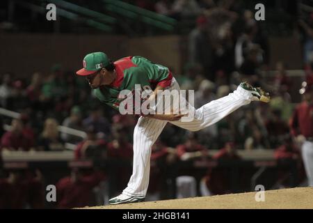 Pitcher mexicano abrió el partido. Yovani GallardoCerveceros de  Milwaukee vs diamondbacks en el Salt River Fields en la ciudad de  Scottsdale Az Stock Photo - Alamy