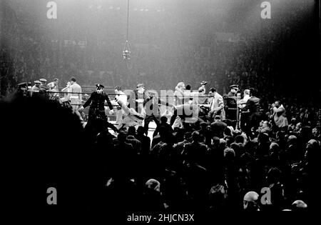 Lucha del siglo. Muhammed Ali contra Joe Fraizer. Joe Frazier ganó. Madison Square Garden, Nueva York, 1971. Foto de stock