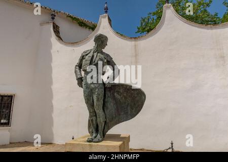 Estatua del famoso torero Cayetano Ordonez 'El nino de la Palma' en Ronda, Andalucía España Foto de stock