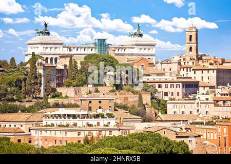 Roma. La ciudad eterna de Roma es un punto de referencia con vistas al horizonte de los tejados