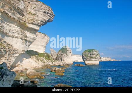 Los acantilados de Bonifacio, el 'grain de sable', Córcega Meridional, Francia Foto de stock