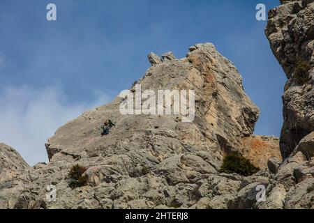 Los acantilados de piedra caliza cerca de las Ventas de Zafarraya son populares entre los senderistas y escaladores.