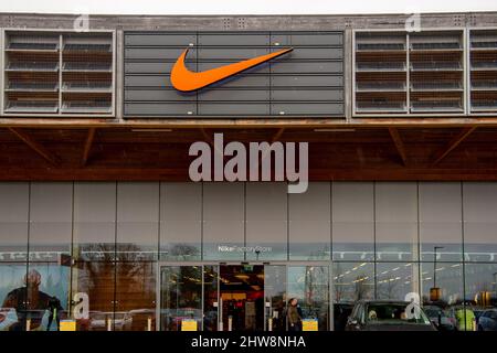 Nike factory store e imágenes de resolución Página 2 - Alamy