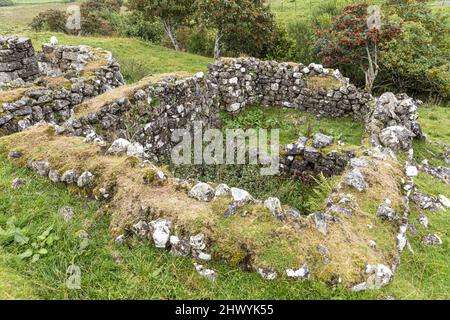 Las ruinas de un croft en Glen Uig en el norte de la isla de Skye, Highland, Escocia Reino Unido. Foto de stock