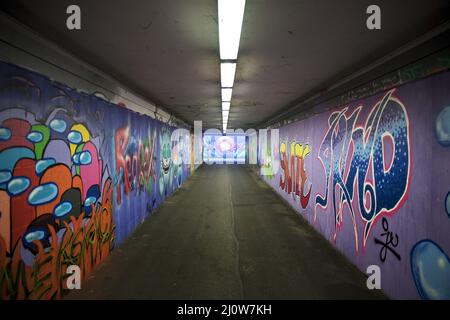 Arte callejero en Kassel, paso subterráneo, rue - espacio para experimentos urbanos, Kassel, Hesse, Alemania, Europa Foto de stock