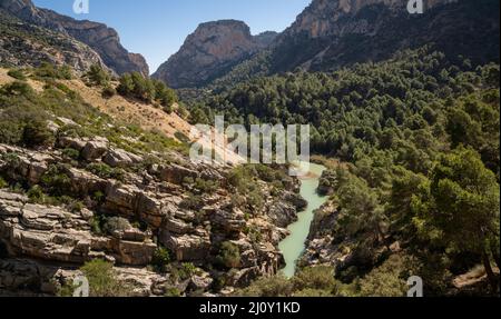 Vista del cañón Tajo de la Encantada en el Camino del Rey Foto de stock