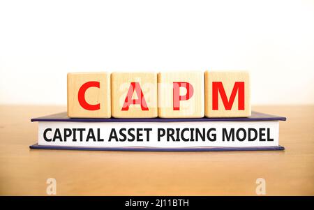 Modelo de precios de activos de capital fotografías e imágenes de alta  resolución - Alamy