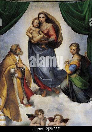 Arte renacentista de Raffaello Sanzio da Urbino 1483 - 1520. Virgen Sixtina. Pintado por orden del Papa Julio II en 1512. Foto de stock