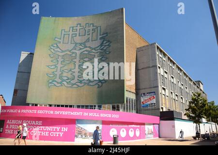 Proyecto de desarrollo de Albion Square. Hull, reurbanización del Alan Boyson, mural DE TRES NAVES en la antigua tienda Co-op BHS, Kingston upon Hull Foto de stock