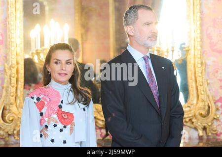 21-04-2022 Madrid King Felipe with Elisabet Benavent during the world of  letters at the Miguel de Cervantes, Spanish language literature 2021 awards  in Madrid. (Photo by Thorton/PPE/Sipa USA Stock Photo - Alamy