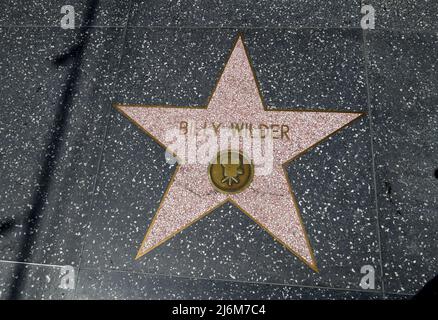 Los Ángeles, California, EE.UU. 25th de abril de 2022 Director Billy Wilder's Star on the Hollywood Walk of Fame el 25 de abril de 2022 en Los Ángeles, California, EE.UU. Foto por Barry King/Alamy Foto de Stock Foto de stock
