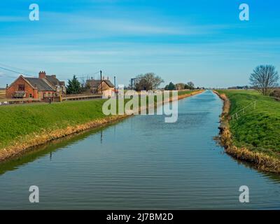 Vista al este a lo largo de 40 pies de drenaje o Vermuden's Drain, Fens, Cambridgeshire Foto de stock