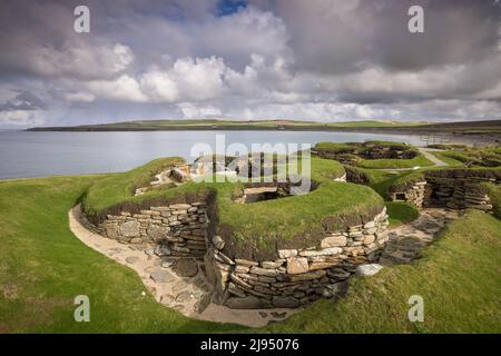 Skara Brae, un asentamiento neolítico construido en piedra, Bahía de Skaill, costa oeste de Mainland Foto de stock