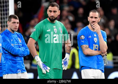 Andrea Belotti, Gianluigi DONNARUMMA y Leonardo Bonucci de Italia parecen abatidos al final del Finalissima trofeo 2022 partido de fútbol entre Italia Foto de stock