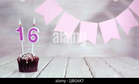 Número De Cumpleaños 40. Fondo Festivo Para Una Chica O Mujer Con Un Muffin  Y Velas Ardiendo Rosa En Colores Pastel Con Decoración Imagen de archivo -  Imagen de acontecimiento, festividades: 248780689