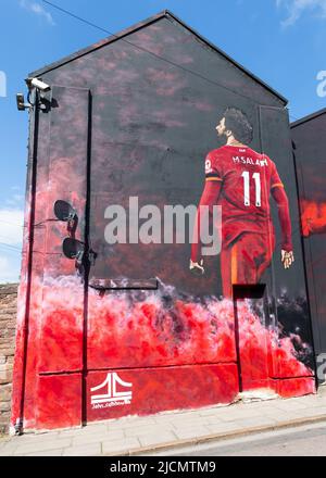 Pintura de rua do rei egípcio Salah aparece em Liverpool