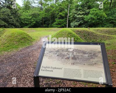 Restos de tierras en el sitio de la colonia perdida en el sitio histórico nacional de Fort Raleigh en la isla Roanoke, Carolina del Norte. Foto de stock