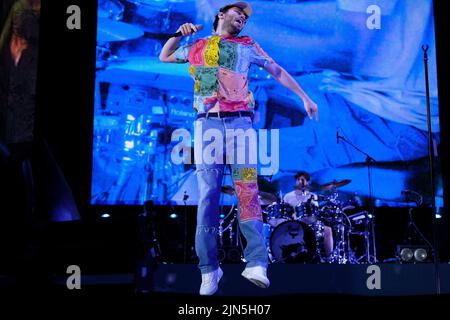 Verona, Italia. 08th de Ago de 2022. Riccardo Zanotti durante PINGUINI TATICI NUCLEARI - Dove eravamo rimasti, Concierto de Música en Verona, Italia, Agosto 08 2022 Crédito: Independent Photo Agency/Alamy Live News