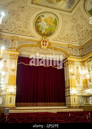 Teatro de la corte del Palacio Real de Nápoles Foto de stock