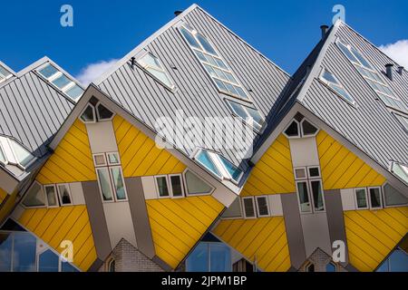 Cube Houses (Kubuswoningen), arquitectura moderna en el centro de Rotterdam, Holanda Foto de stock