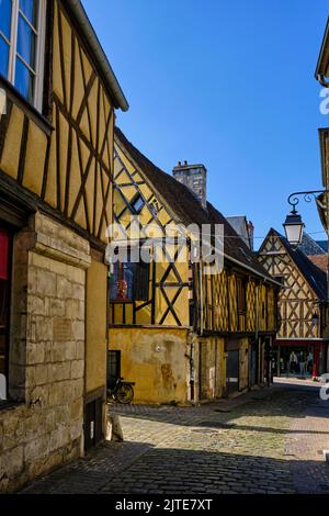 Francia, Cher (18), Bourges, centro, casas con entramado de madera, Rue de l'Hotel Lallemant Foto de stock