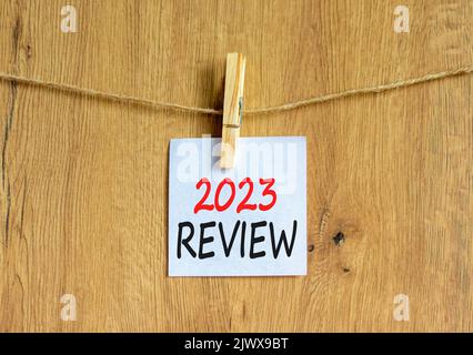 2023 S Mbolo De Revisi N Libro Blanco Con Palabras 2023 Revisi N   2023 Simbolo De Revision Libro Blanco Con Palabras 2023 Revision Clip De Madera Hermoso Fondo De Madera Concepto De Revision De Negocio Y 2023 Copiar 2jwx9bt 