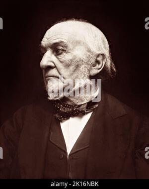 William Ewart Gladstone (1809-1898), cuatro veces primer ministro británico durante la época victoriana del siglo 19th. Foto de stock