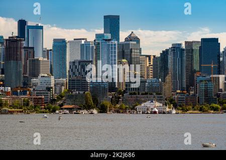 Lake Union y el horizonte del centro de la ciudad, Seattle, Washington, EE.UU Foto de stock