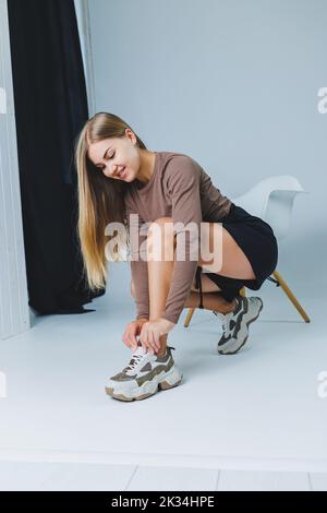 Modernas y elegantes zapatillas de deporte para mujer de color