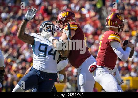 Washington Commanders guard Andrew Norwell (68) defends against the New  York Giants during an NFL football game Sunday, Dec. 4, 2022, in East  Rutherford, N.J. (AP Photo/Adam Hunger Stock Photo - Alamy