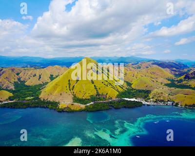 Hermosa vista aérea de la isla Gili Laba, Flores, Indonesia Foto de stock
