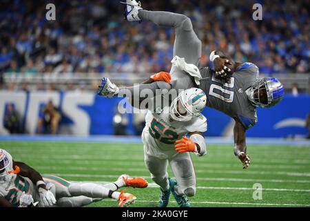 Miami Dolphins linebacker Elandon Roberts (52) is introduced during a NFL  football game against the Minnesota Vikings, Sunday, Oct.16, 2022 in Miami  Gardens, Fla. (AP Photo/Alex Menendez Stock Photo - Alamy