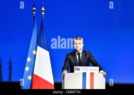 El presidente francés Emmanuel Macron habla durante el congreso de alcalde francés organizado por la AMF -Association des Maires de France , el 19 de noviembre de 2019, en París, Francia. (Foto de Daniel Pier/NurPhoto) Foto de stock