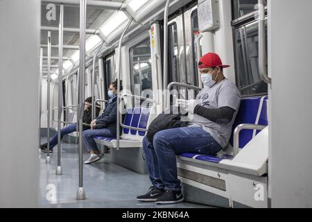 Estación de metro gracia e imágenes alta resolución - Alamy