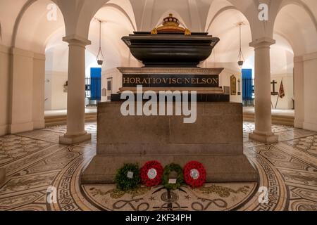 Una tumba del duque de Wellington en la cripta de la Catedral de San Pablo Foto de stock