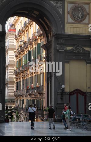 El siglo 19th Galleria Principe di Napoli, Nápoles, Italia. Foto de stock