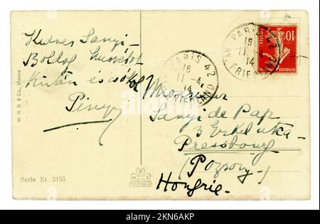 Reverso original de tarjeta postal de felicitación, sello de franqueo francés - rojo 10c República de Francia sello tipo 'apagado', colocado al revés, publicado el 1914 de abril Foto de stock