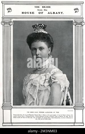 La princesa Alicia de Albany, más tarde condesa de Athlone (1883-1981), fotografiada en el momento de su matrimonio con el príncipe Alejandro de Teck, más tarde Alexander Cambridge, 1st conde de Athlone (1874-1957), su segundo primo una vez retirado. La boda tuvo lugar el 10 de febrero de 1904 en la Capilla de San Jorge, Windsor. Después de su matrimonio fue conocida como la Princesa Alejandro de Teck. Fecha: 1904 de febrero