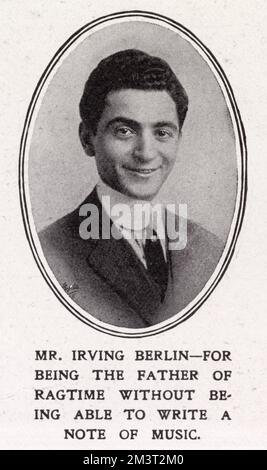 Irving Berlin (1888 - 1889), compositor y músico estadounidense, conocido como el 'Rey de la Ragtime' en el momento en que se tomó esta fotografía y apareció en la revista 'Hullo Ragtime' en el hipódromo de Londres durante una semana en julio de 1913. Fecha: 1913