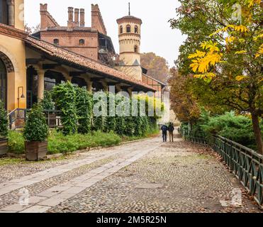 La aldea medieval en el parque Valentino, Turín, norte de Italia - Europa, 20 de noviembre de 2021 Foto de stock