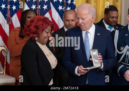 La Medalla Ciudadana Presidencial fue otorgada a Ruby Freeman Shaye ...