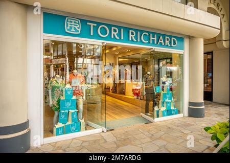 Honolulu, Hawaii - December 26, 2022: Tori Richard Hawaiian clothing store  at the Hilton Hawaiian Village Stock Photo - Alamy