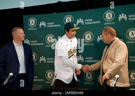 Photo: Oakland Athletics Shintaro Fujinami Throws in Sixth Inning -  PIT2023060513 