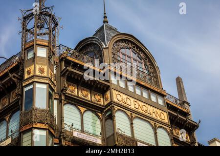 La antigua Inglaterra, un edificio Art Nouveau, ahora el hogar de un museo de instrumentos musicales. Bruselas. Bélgica. Foto de stock