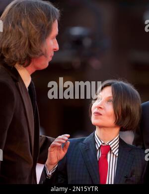 Donna Tartt (L) y Wes Anderson llega a la alfombra roja durante la 10ª  edición del Festival de Cine de Roma en Roma el 19 de octubre de 2015. Foto  por David