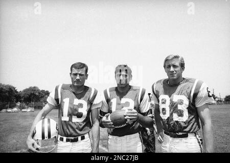 Joe Namath of the New York Jets, #12 in green shirt, during game against  the Houston Oilers, Nov. 1965. (AP Photo Stock Photo - Alamy